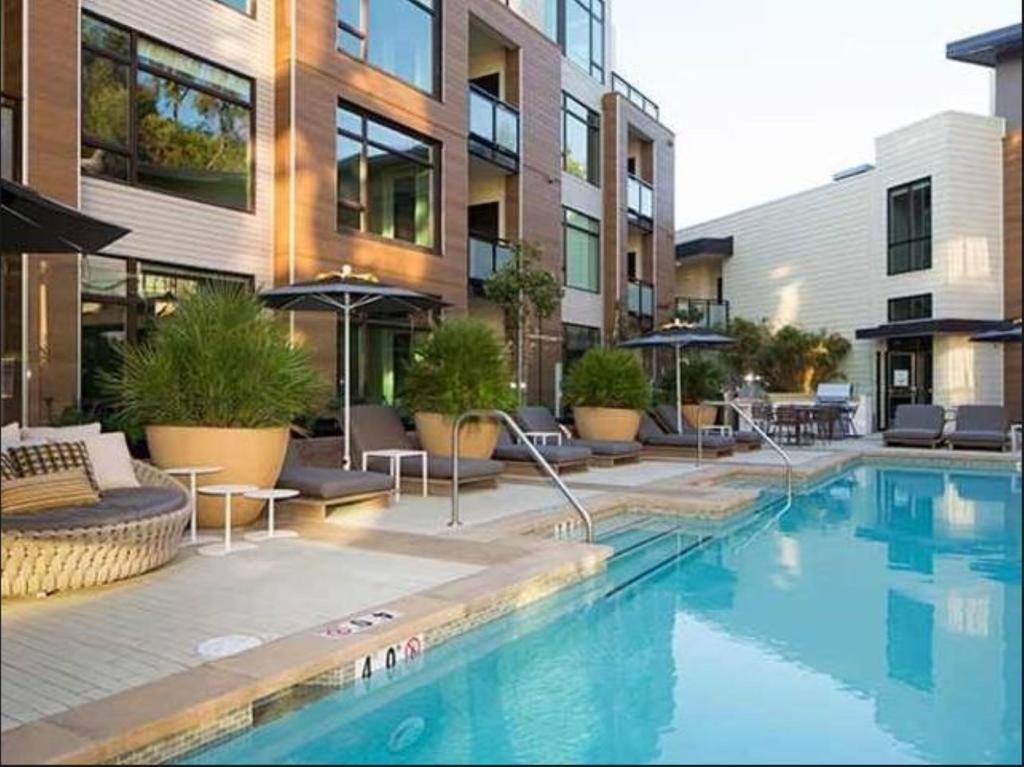 Global Luxury Suites At Downtown Mountain View Exterior photo
