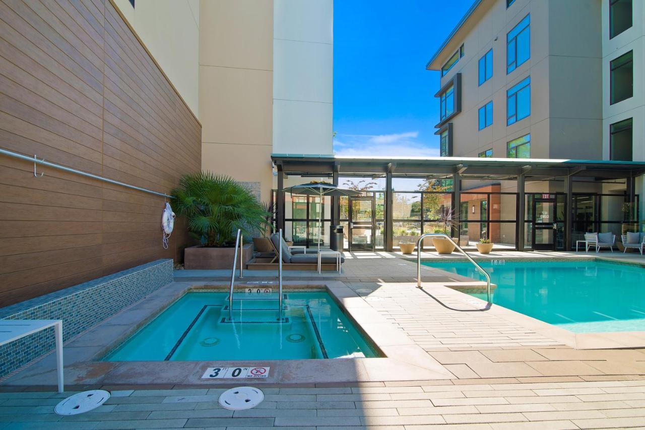 Global Luxury Suites At Downtown Mountain View Exterior photo
