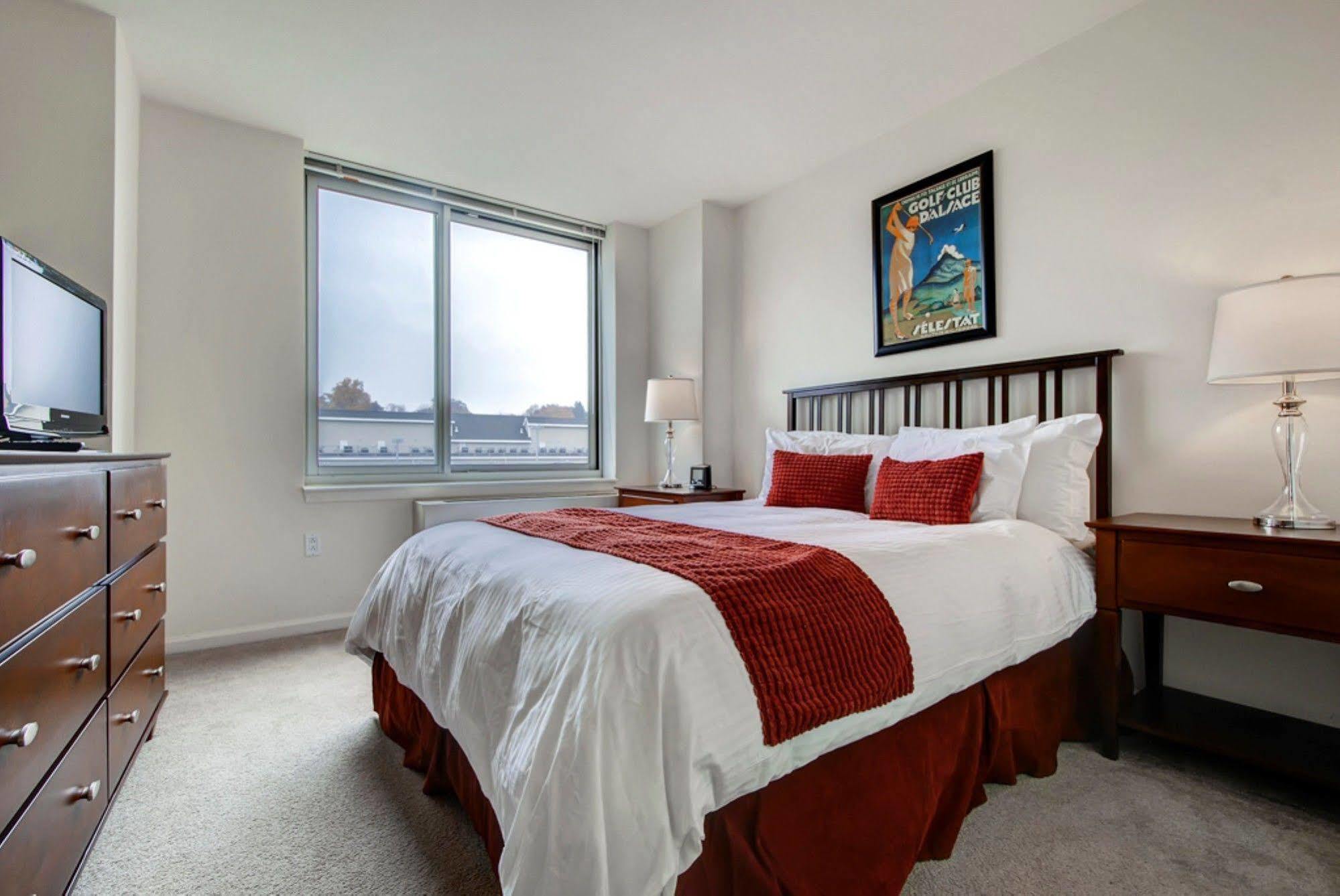 Global Luxury Suites At Downtown Mountain View Exterior photo